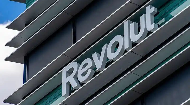 Weekly Review: Revolut Launches Euro Stablecoin; IG Faces Outage