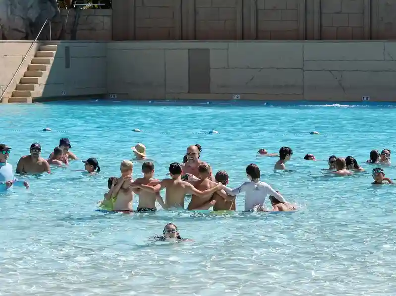 Poll suggests US adults are facing increased strain from extreme heat