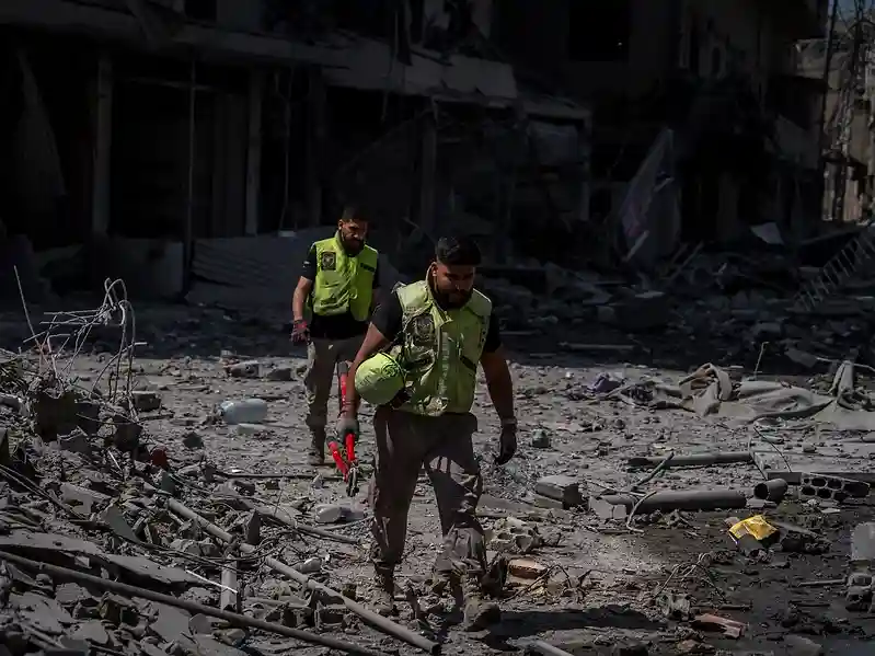 Israeli attacks wound eight in Lebanon despite Rome talks