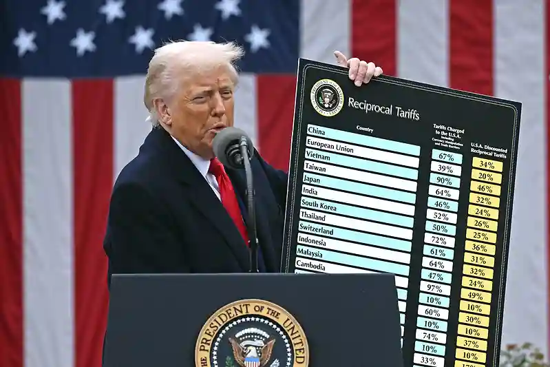Retailers are selling their tariff refunds on the cheap for a quick infusion of cash