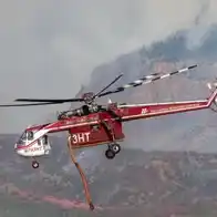 Utah wildfire blocks rescuers from reaching firefighting helicopter crash site