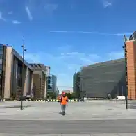 Blame game as Brussels builds ‘Europe’s largest frying pan’ instead of shady square