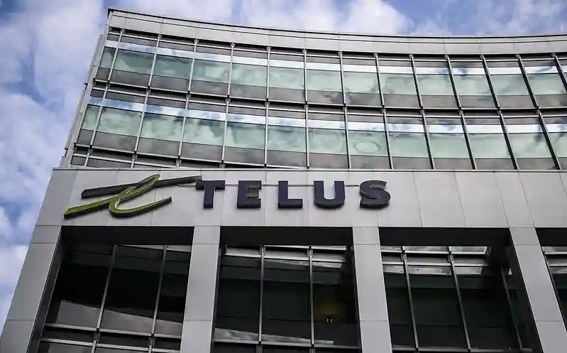 Is it time to buy Telus after the dividend cut? Here’s what I think