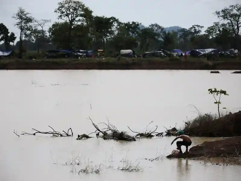 Cambodia blames Thailand for ‘ruthless’ bombardment amid border talks