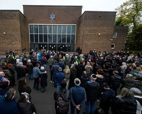 Manchester synagogue attack: ministers seek to block MI5 files from inquest
