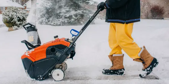How to choose between a gas or electric snow blower