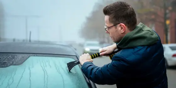 The best ways to de-ice your car without damaging it this winter