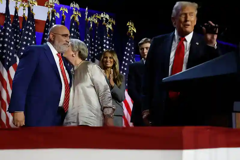 Trump threatens to ‘terminate’ close aides who also advised pro-Putin government
