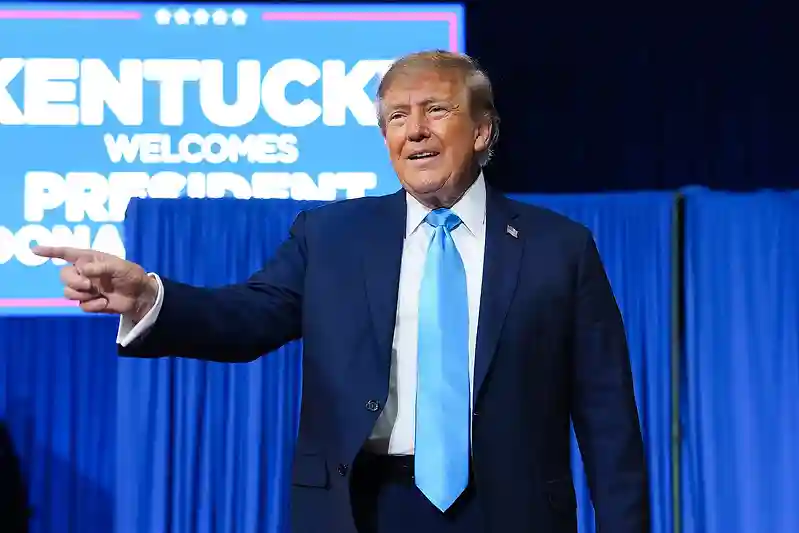 Trump recycles ‘Dumocrats’ attacks at Kentucky rally ahead of midterms