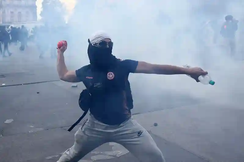 France protests: Macron says ‘no place for violence’ as hundreds arrested in clashes