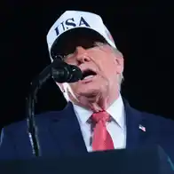 Trump compares hecklers at North Carolina rally to rioters in Paris