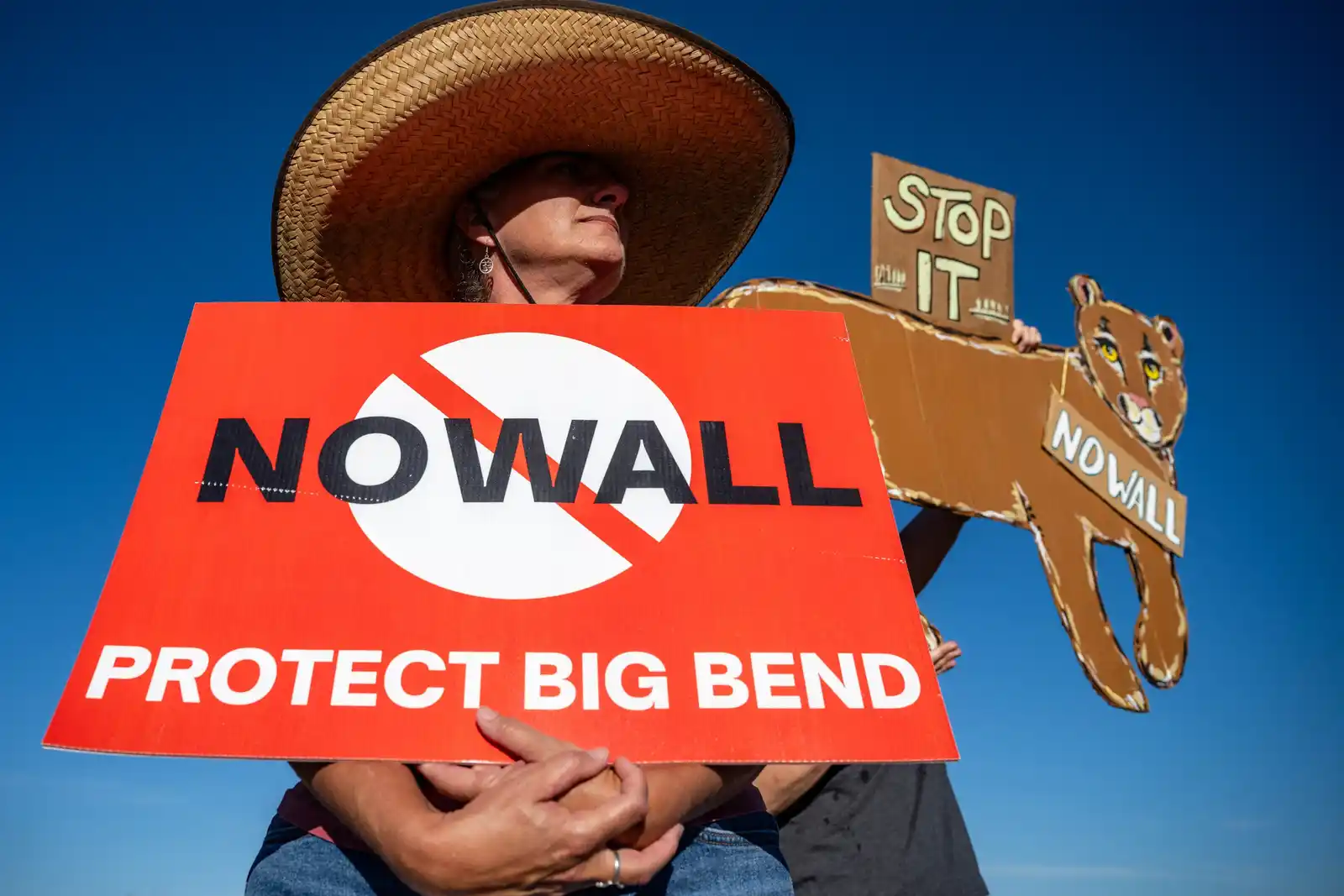 Trump administration asks Supreme Court to lift halt on Big Bend border wall