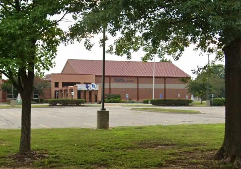 Nearly 100 kids, staff at Kansas elementary school come down with norovirus