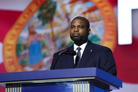 The Maga governor candidate in the Maga state who is not talking about Trump