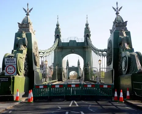 Hammersmith Bridge is a symbol of our dysfunctional times. The money is there, the joined-up thinking isn’t | Simon Jenkins