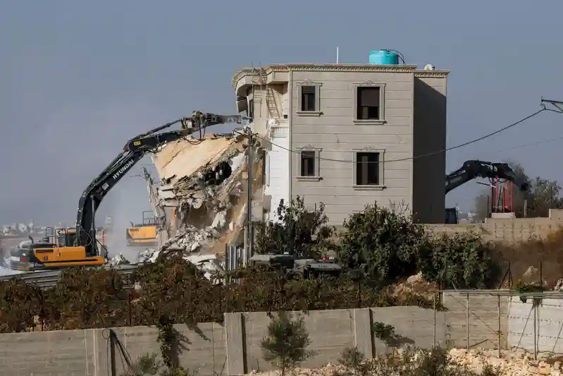 Netanyahu says Israel will demolish homes after West Bank attack