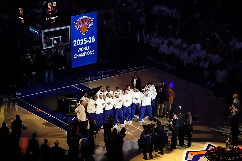 Knicks staff get empty boxes and phishing test instead of rings on banner night