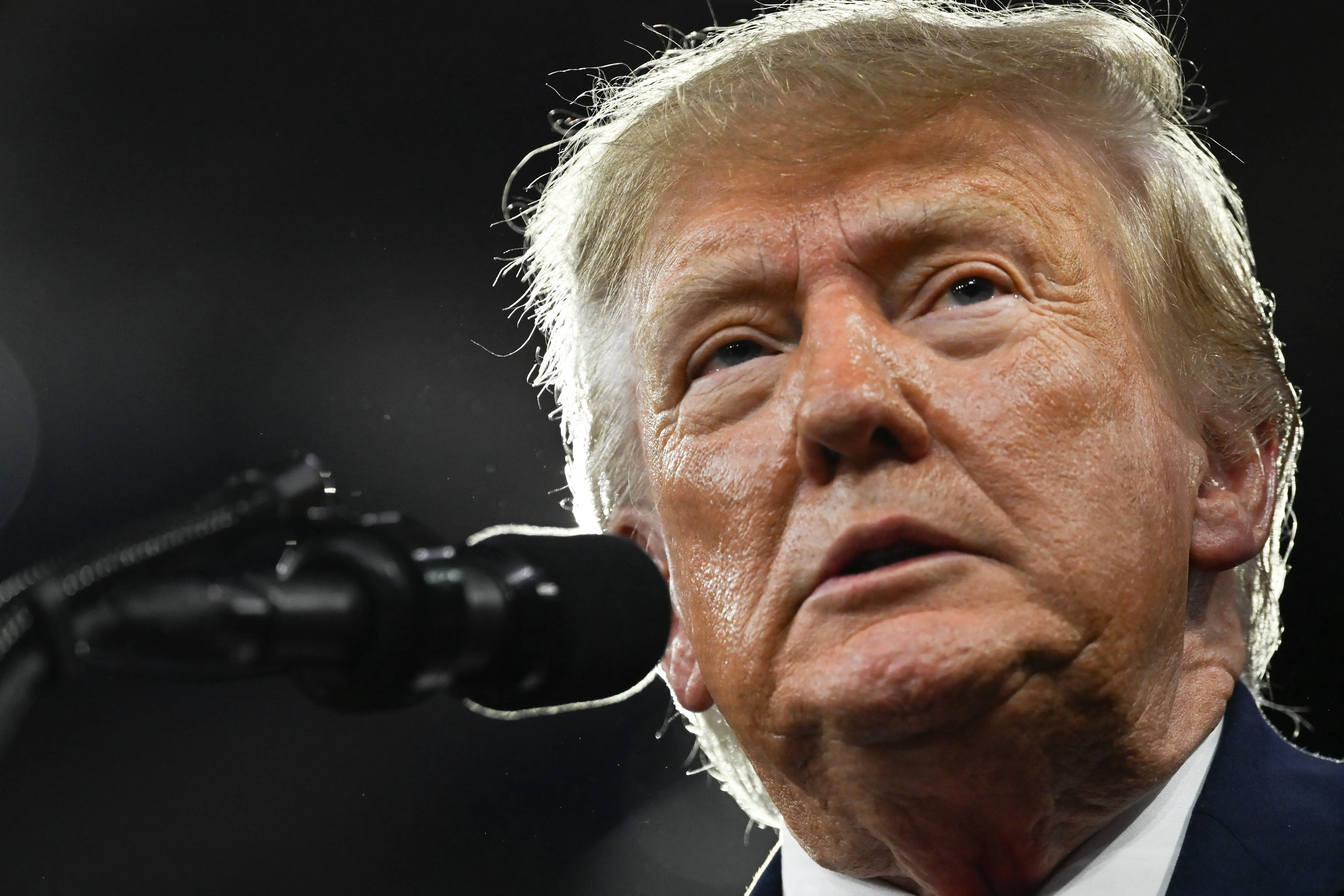 Trump dismisses polls, insists his approval rating is 60%