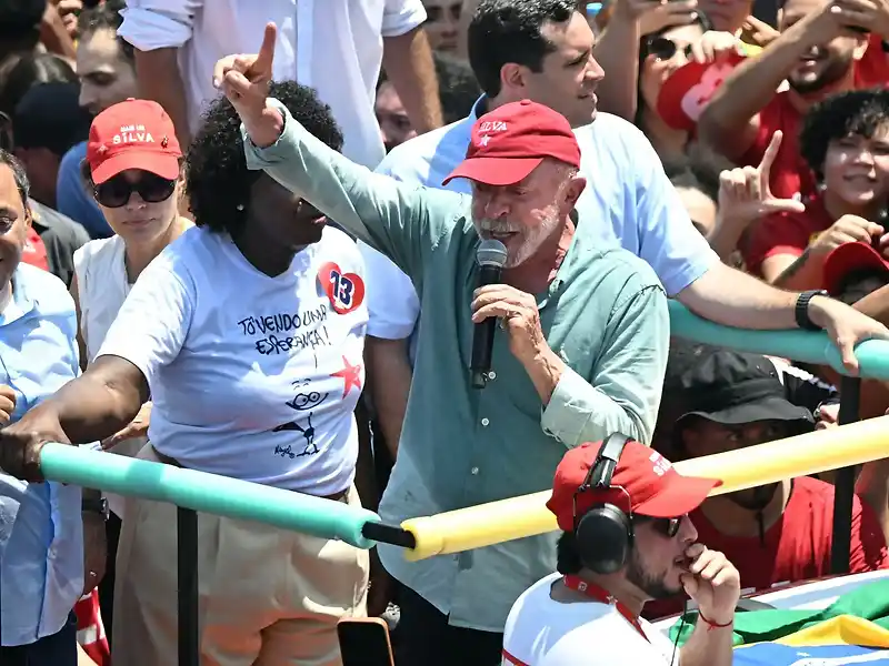 Brazil’s Lula, Bolsonaro draw thousands to election-eve rallies