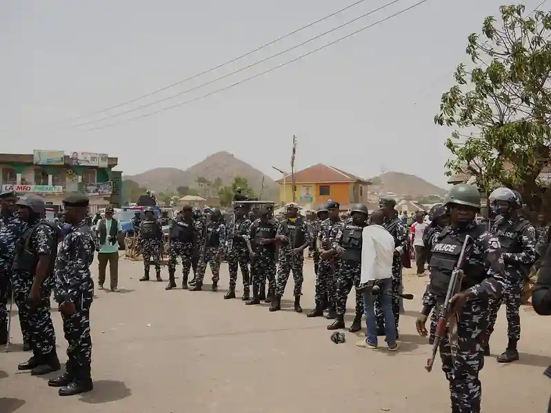 Gunmen kill at least 10 people in eastern Nigeria, police say