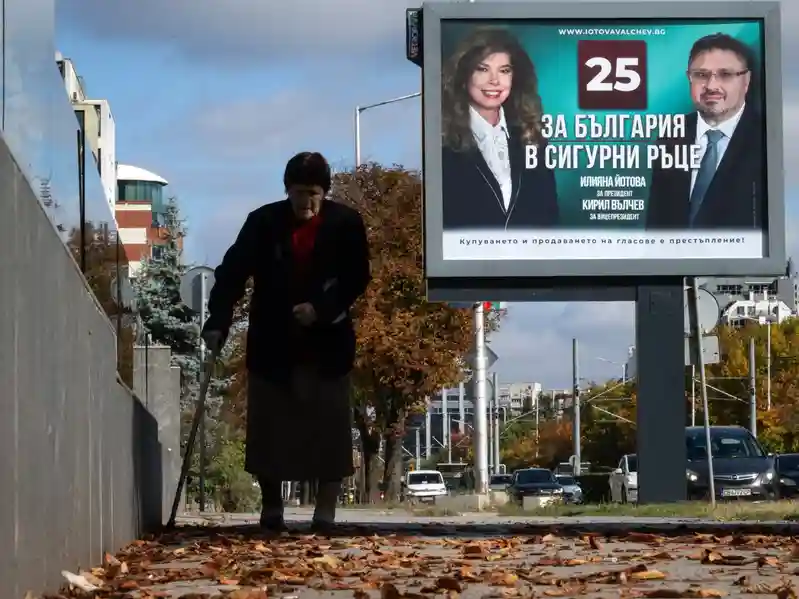 Bulgarians vote for president in shadow of Russia’s war on Ukraine