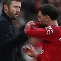 Can Carrick survive Man United’s slump and Fernandes fallout?