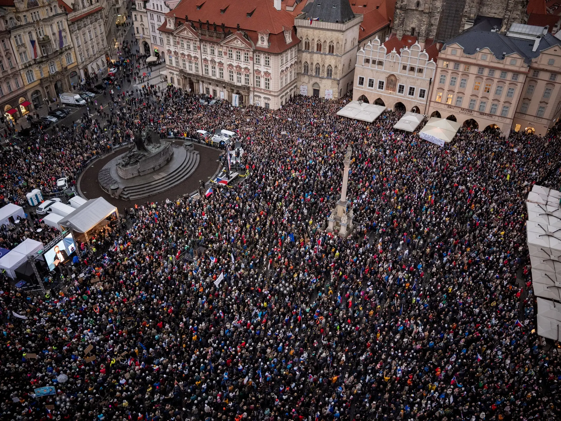 Thousands protest in Prague against public media funding reforms