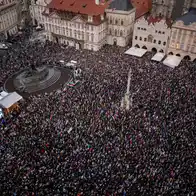 Thousands protest in Prague against public media funding reforms