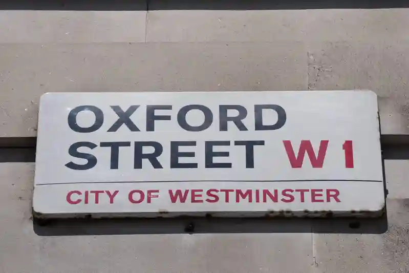 Khan hails traffic-free Oxford St as ‘truly momentous occasion for the capital’