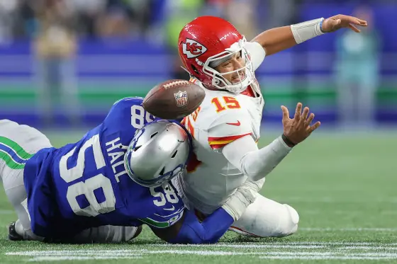 Seahawks defense dominates Patrick Mahomes, Kenneth Walker III in big win