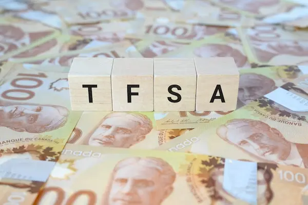 This retired Albertan has figured out a way to use benchmarks to separate the true TFSA trouncers from underperformers