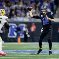 NFL Week 7: A divisional duel in Detroit, and Aaron Rodgers keeps winning