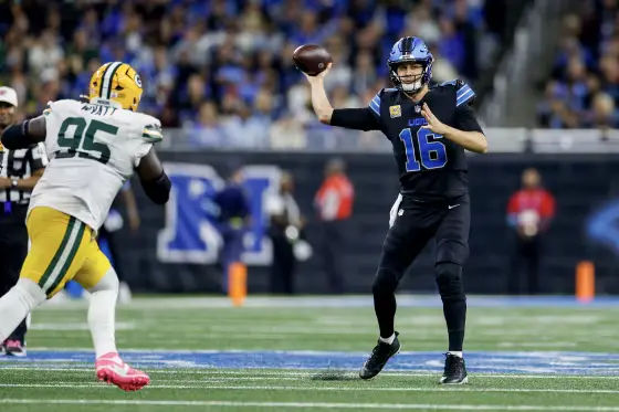 NFL Week 7: A divisional duel in Detroit, and Aaron Rodgers keeps winning