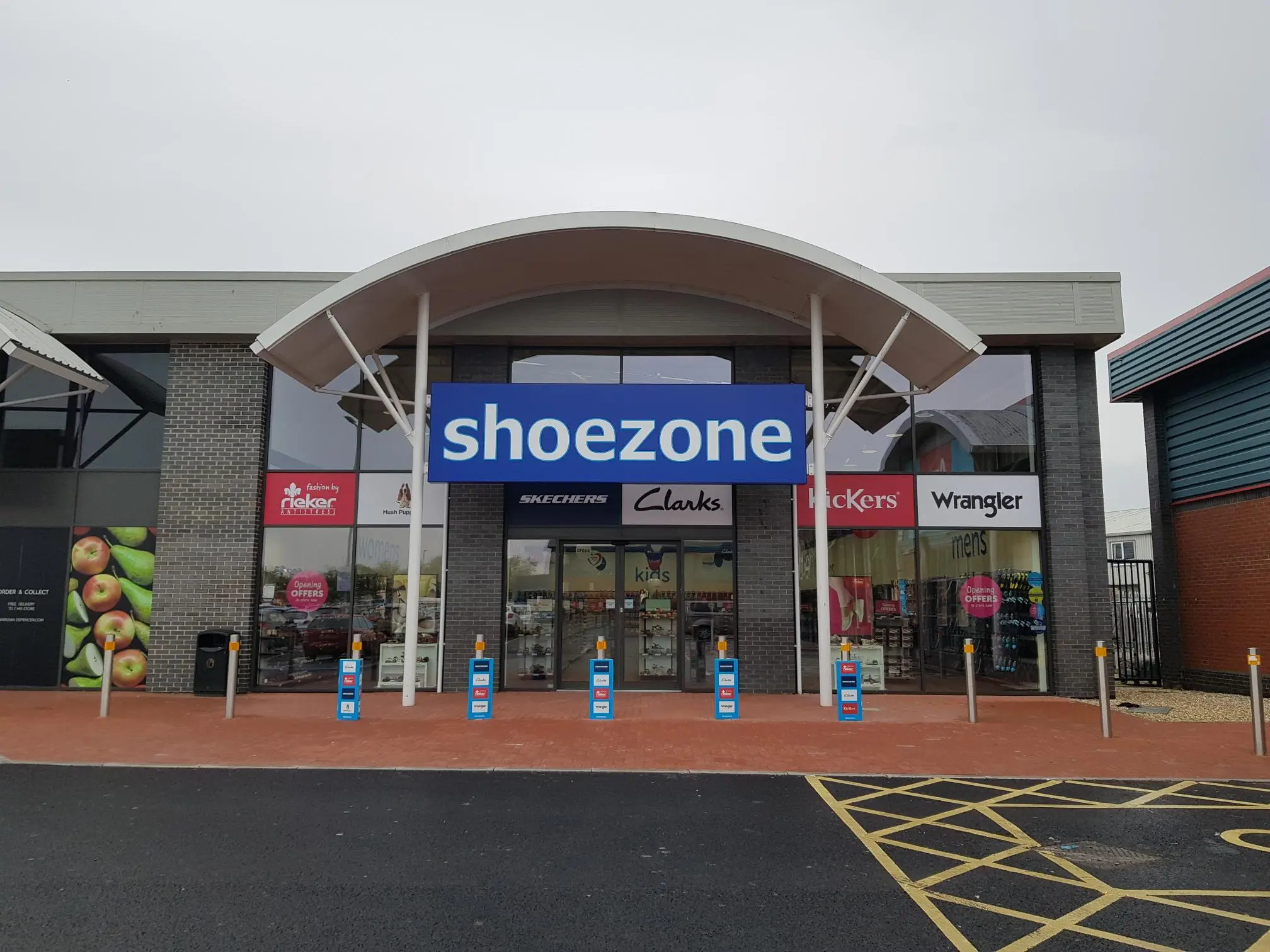 Shoe Zone shares slump as chain set to swing to £1m loss