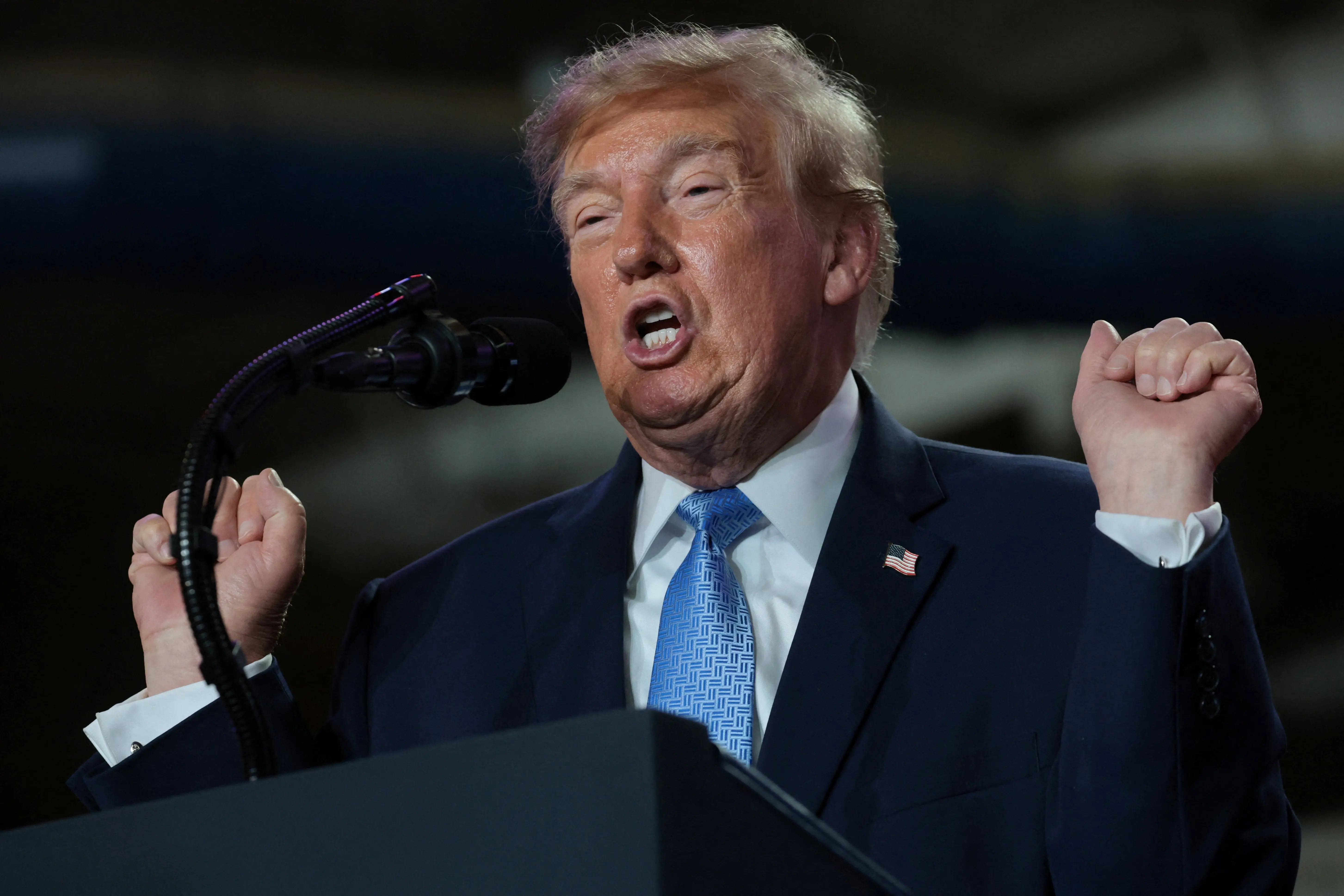 Democrats open up double-digit lead over Republicans days before midterms: poll