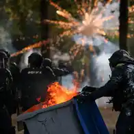 ‘Only victory will bring return to calm:’ French students urged to barricade schools