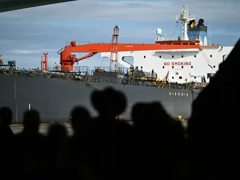 Trump touts Venezuelan oil at Texas rally ahead of US midterms