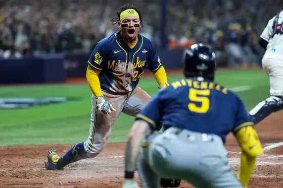 Milwaukee Brewers defeat Tampa Bay Rays to claim first World Series title