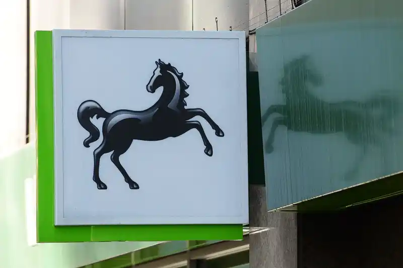 Lloyds reports profit increase as bank gets boost from higher rates