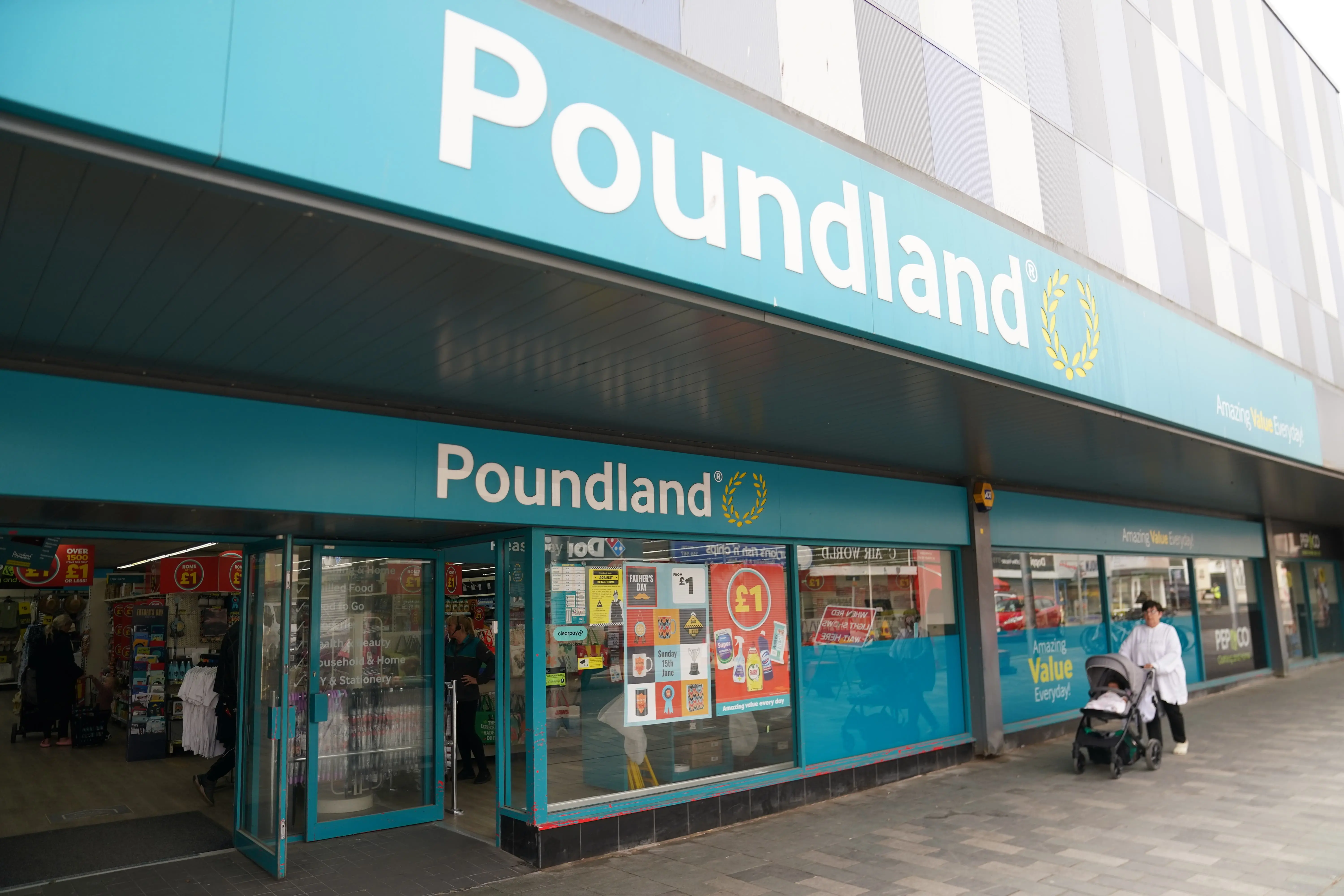 Poundland to appoint administrators with thousands of jobs at risk