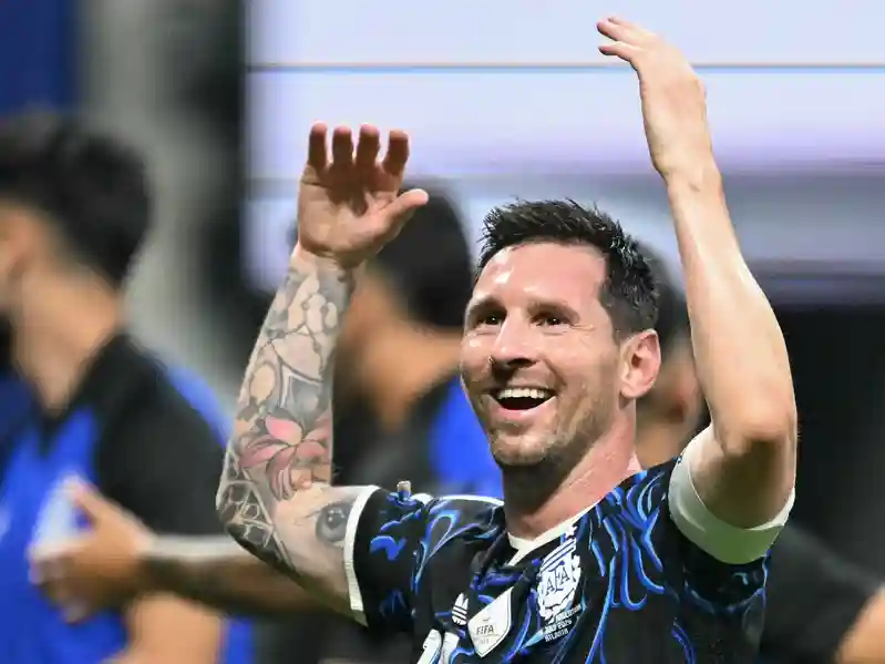 Which players and teams are favourites for the FIFA World Cup 2026 awards?