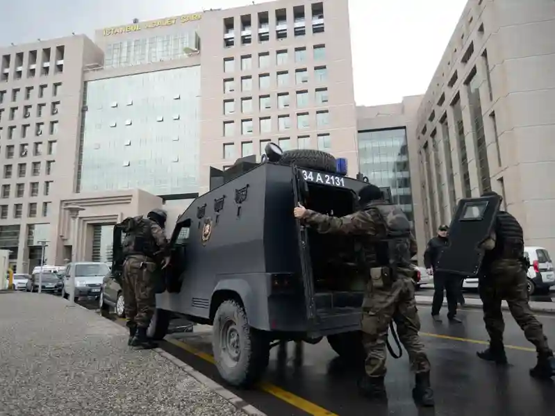 Turkiye arrests 115 ISIL suspects it says planned holiday attacks