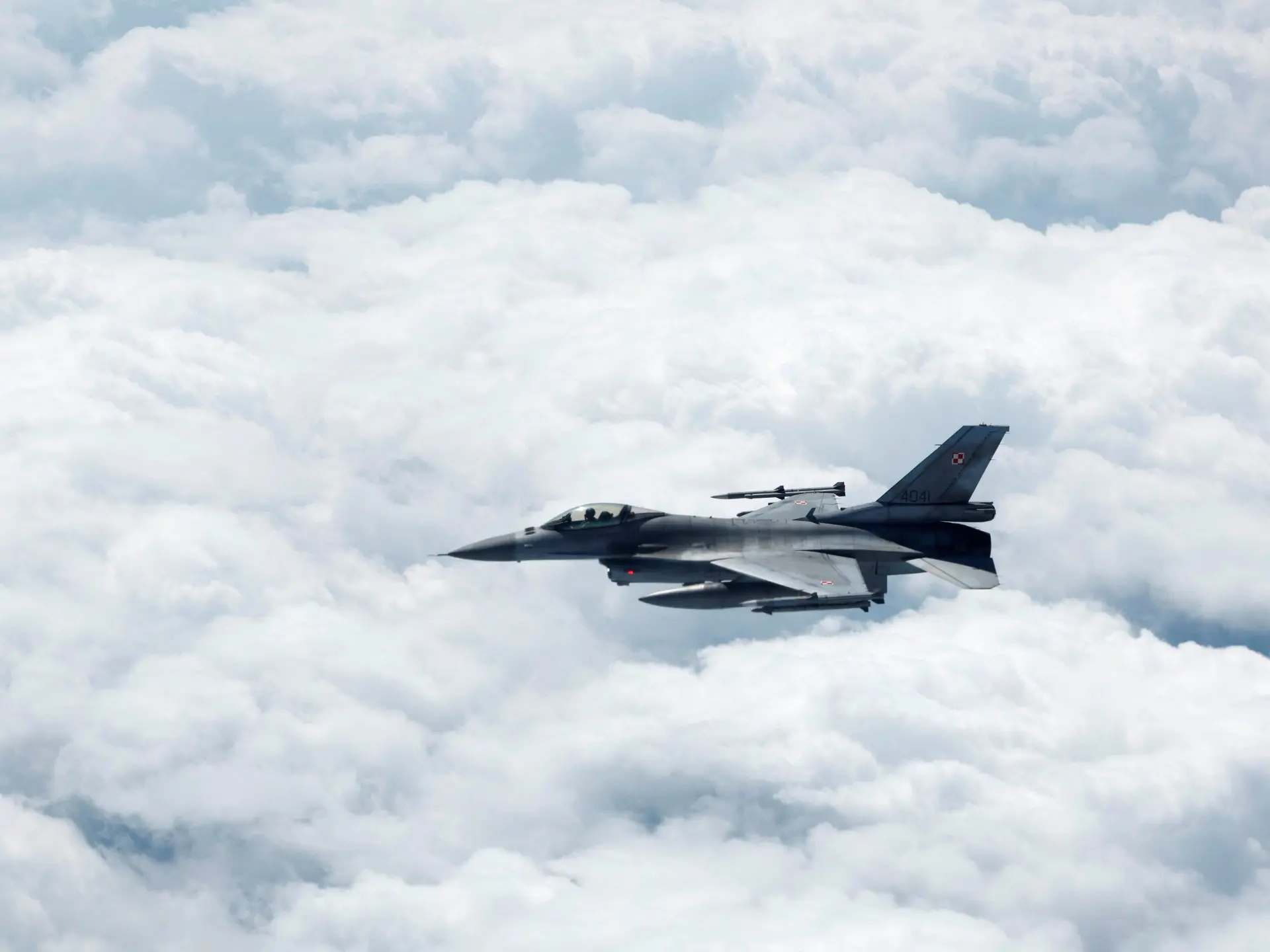 Polish jets intercept Russian reconnaissance plane spotted near airspace