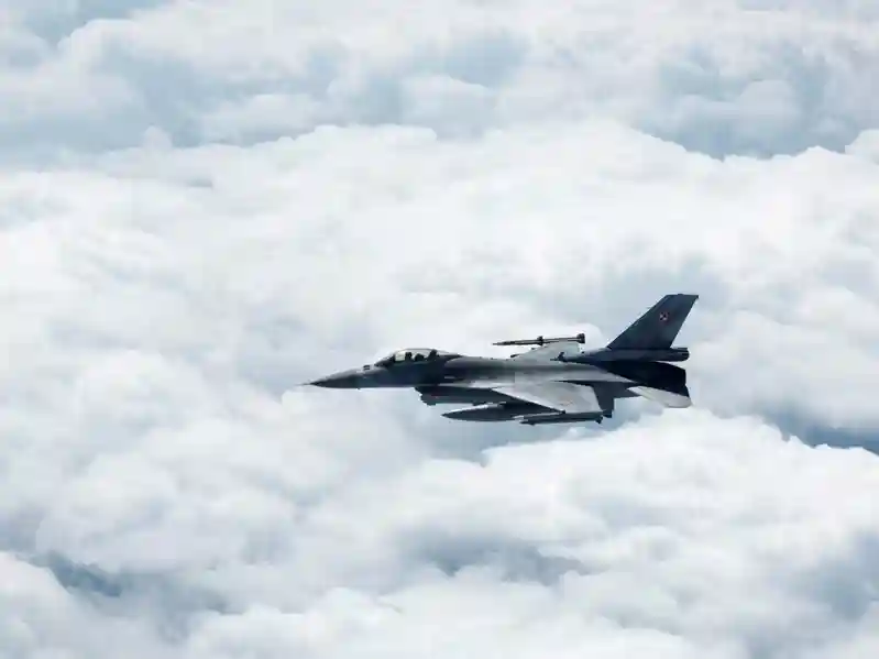 Polish jets intercept Russian reconnaissance plane spotted near airspace